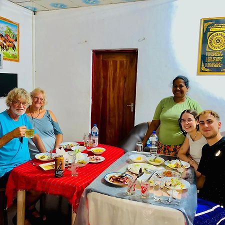 Sigiri Lakshan Home Stay Sigirija Zewnętrze zdjęcie