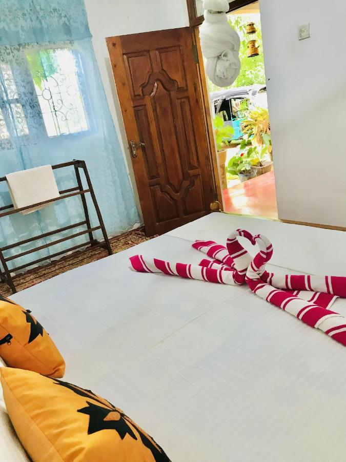 Sigiri Lakshan Home Stay Sigirija Zewnętrze zdjęcie