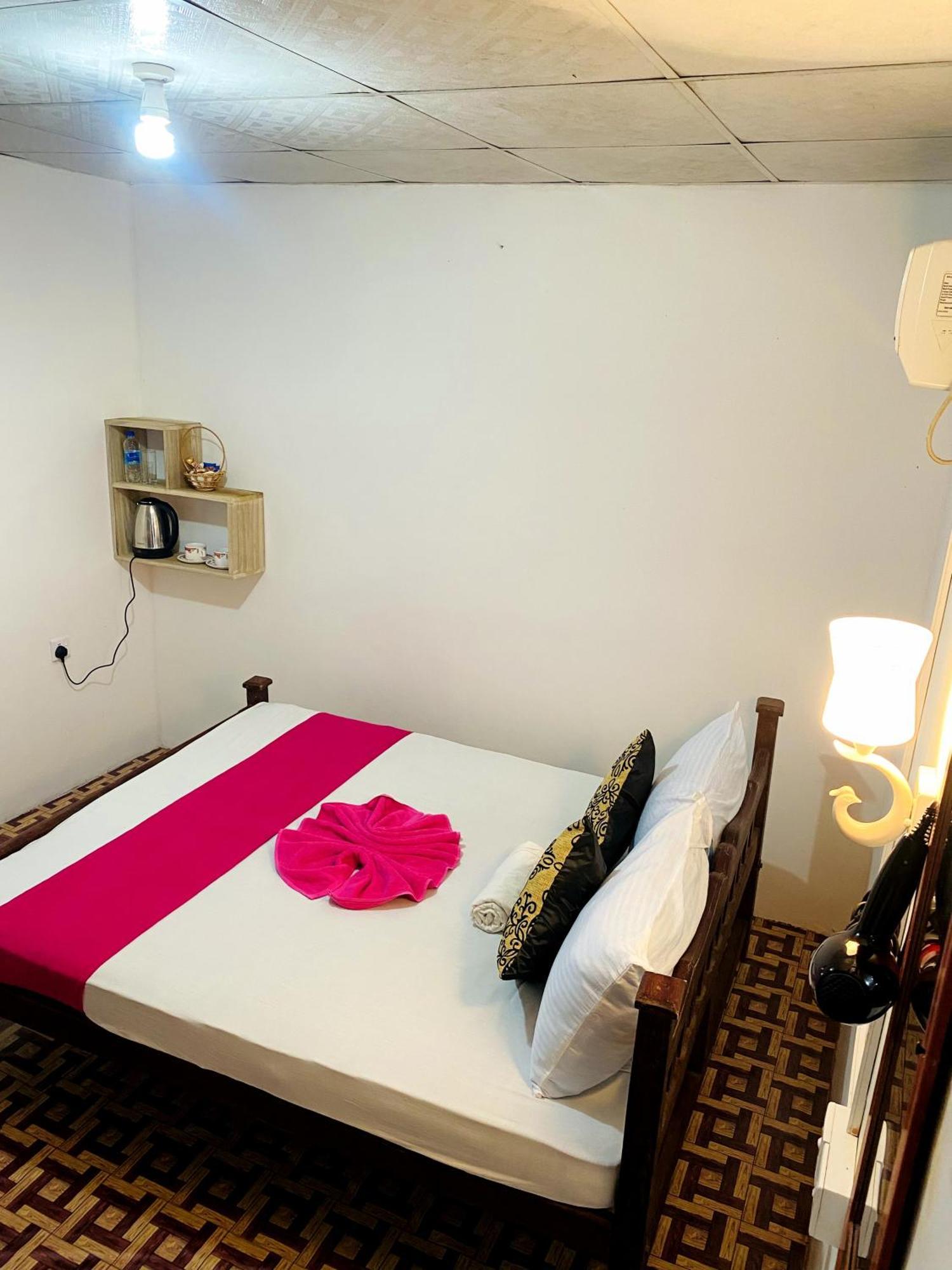 Sigiri Lakshan Home Stay Sigirija Zewnętrze zdjęcie