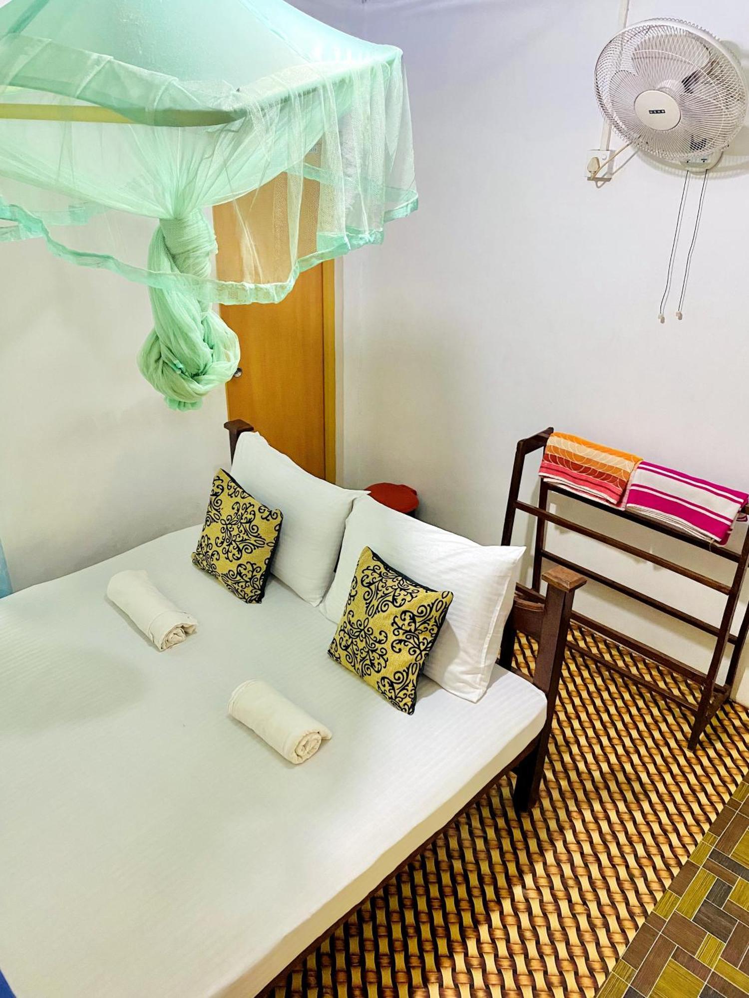 Sigiri Lakshan Home Stay Sigirija Zewnętrze zdjęcie